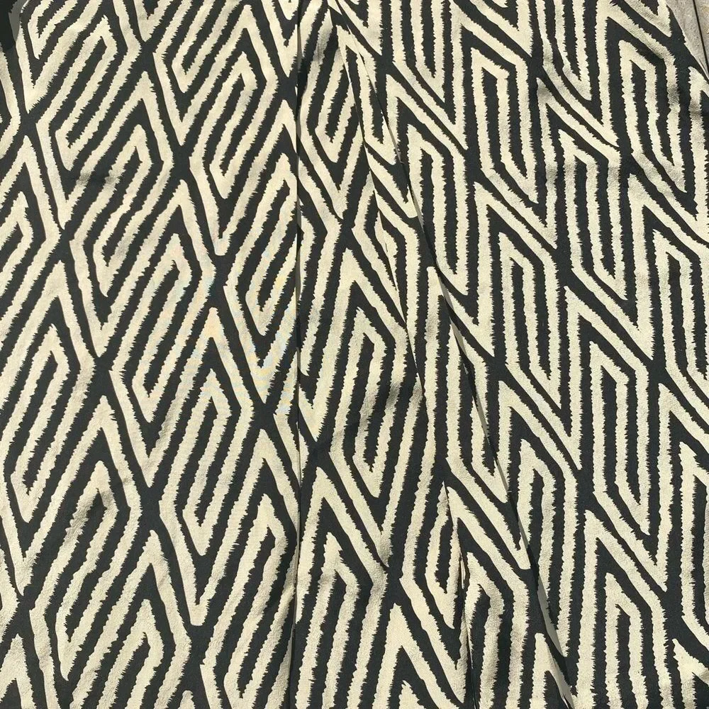 Ann Taylor Zebra Print Black Cream Silk A Line Pleated Skirt Size 2